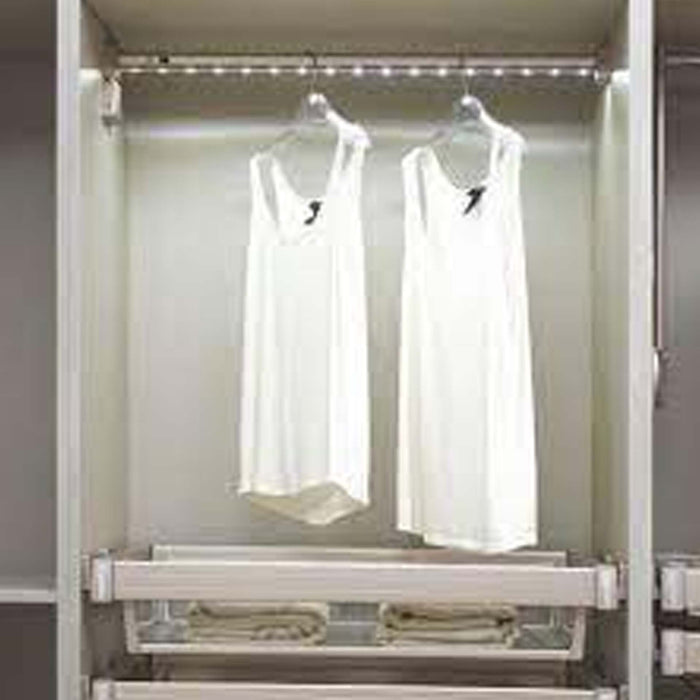 CLOTHES RAIL WITH LIGHT